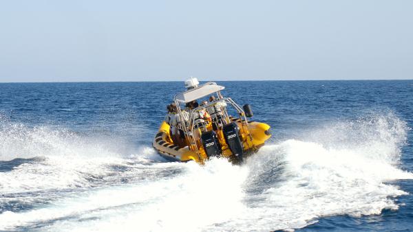 Waverider makes a splash in Lanzarote with there Parker 1000 Baltic. www.waveriderlanzarote.com