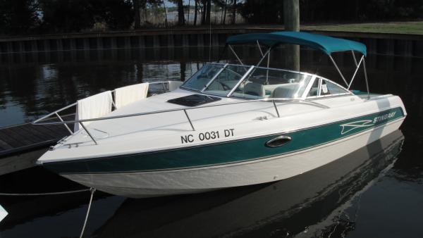 Our hard boat .
Stingray 220CX