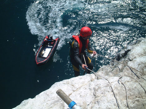 Moff Betts approaches the summit of Rockall with myself on standby in the boat during an expedition funded by radio hams and Rockall times in 2005.
(My 4th visit to the rock)